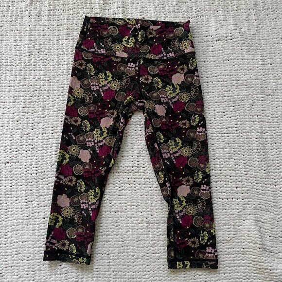 Lululemon Wunder Under Crop (Hi-Rise) 21" Fluorolace Multi - Size 6 - Picture 3 of 6
